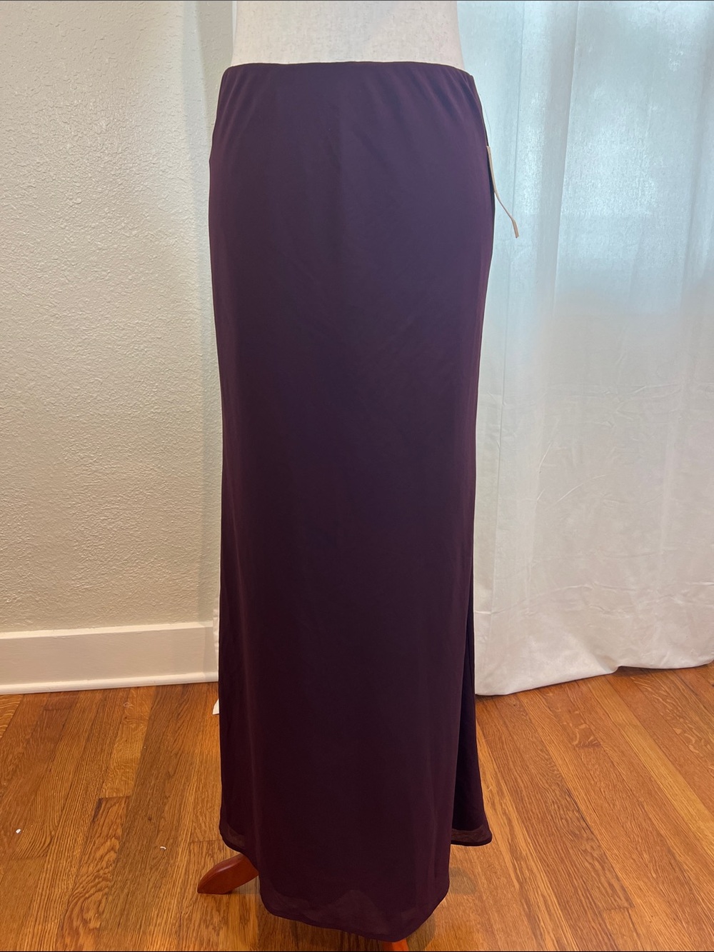 Few Moda x Sara Walker Cleo Maxi Skirt in Rum Raisin. Size 2. NWT